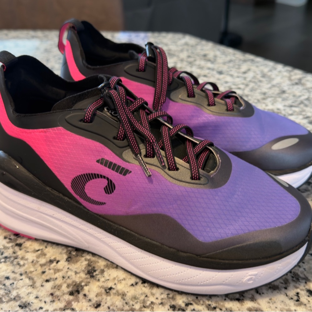 Clove Alto Supercush Nurse Women’s 8.5 Tennis Shoes Fluid & Slip Resistant Black